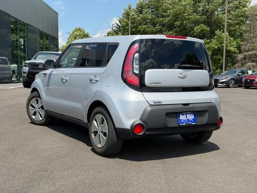 Bright Silver 2014 Kia Soul Base