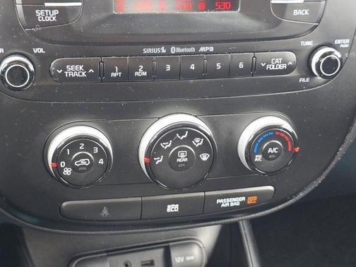 Bright Silver 2014 Kia Soul Base