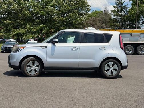 Bright Silver 2014 Kia Soul Base