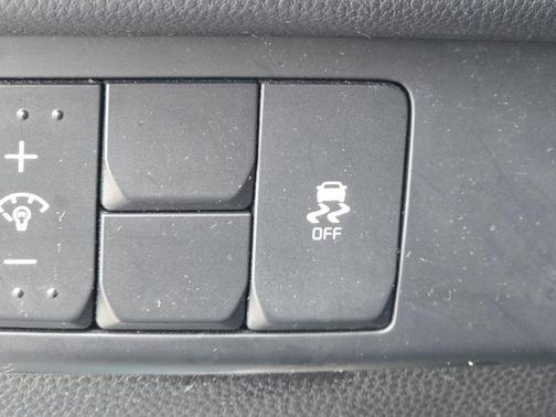 Bright Silver 2014 Kia Soul Base