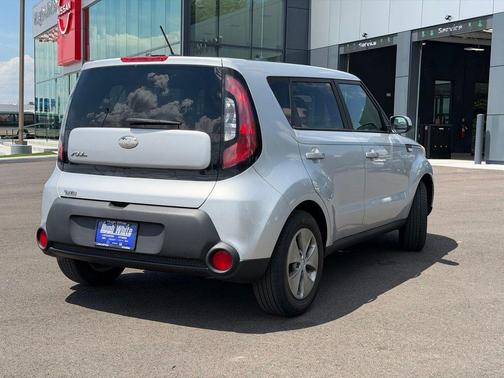 Bright Silver 2014 Kia Soul Base