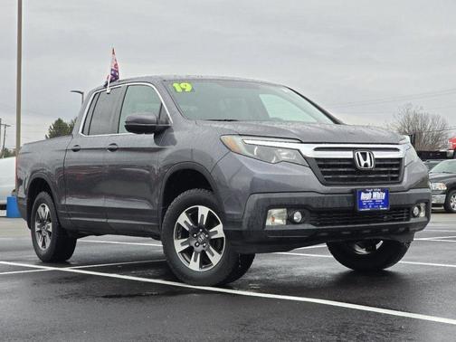 Modern Steel Metallic 2019 Honda Ridgeline RTL