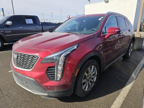 2023 Cadillac XT4 Premium Luxury