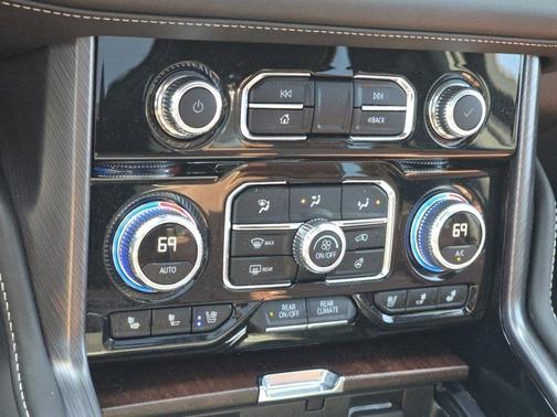 White Frost Tri-Coat 2024 GMC Yukon Denali Ultimate