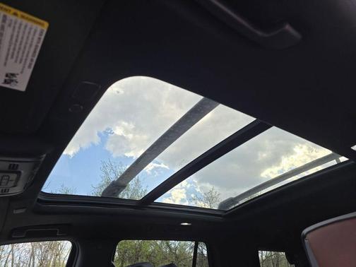 White Frost Tri-Coat 2024 GMC Yukon Denali Ultimate