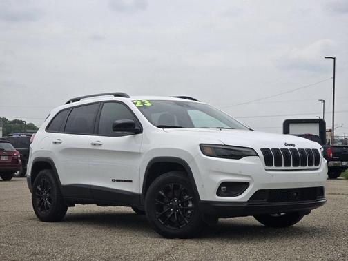 2023 Jeep Cherokee Altitude Lux