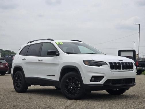 2023 Jeep Cherokee Altitude Lux