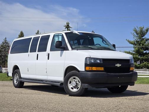 2022 Chevrolet Express 3500 LS
