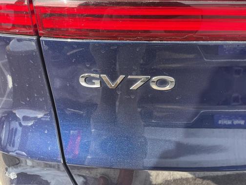 2025 Genesis GV70 2.5T