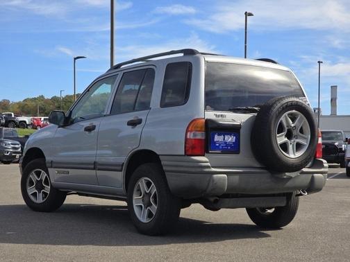 2003 Chevrolet Tracker Base