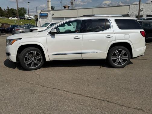 White Frost Tri-Coat 2018 GMC Acadia Denali