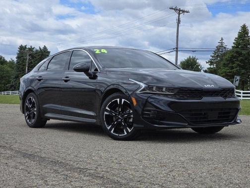 Ebony Black 2024 Kia K5 GT-Line