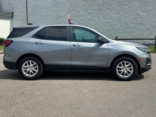 2023 Chevrolet Equinox LS