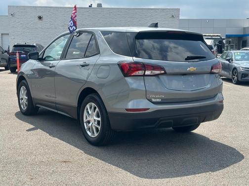 2023 Chevrolet Equinox LS