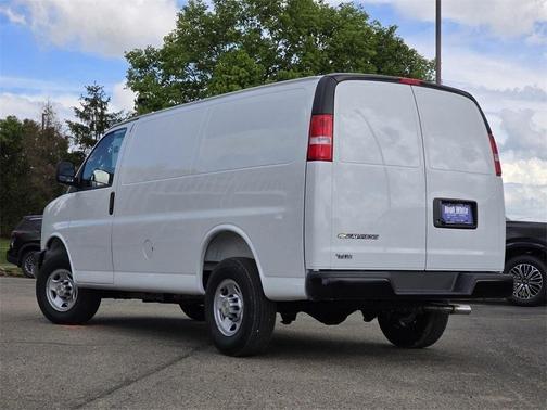 2025 Chevrolet Express 2500 Work Van