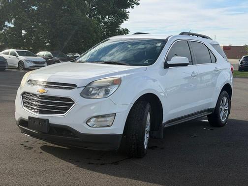 Summit White 2017 Chevrolet Equinox LT