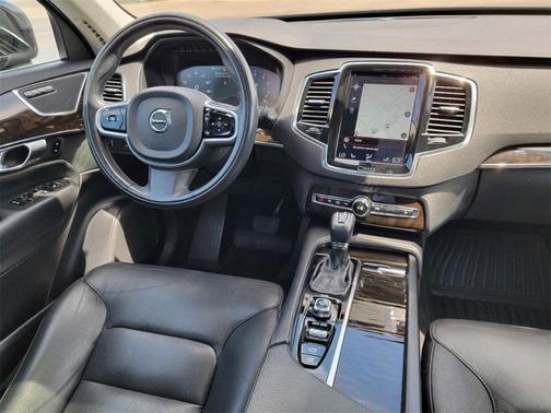 2018 Volvo XC90 T6 Momentum for sale in Lancaster, OH - image 11