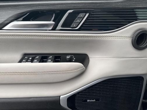 2023 Jeep Wagoneer Series III