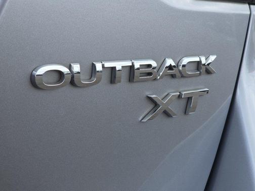 Ice Silver Metallic 2024 Subaru Outback Limited XT
