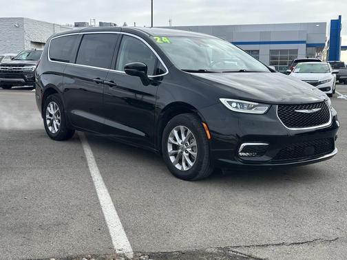 2024 Chrysler Pacifica Touring-L