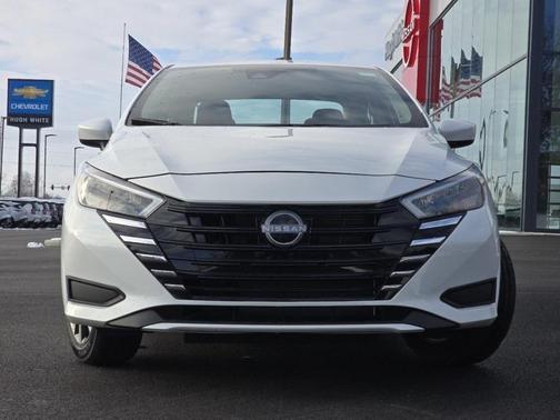 2025 Nissan Versa 1.6 SV