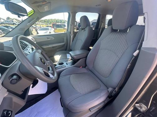 2011 Chevrolet Traverse LS