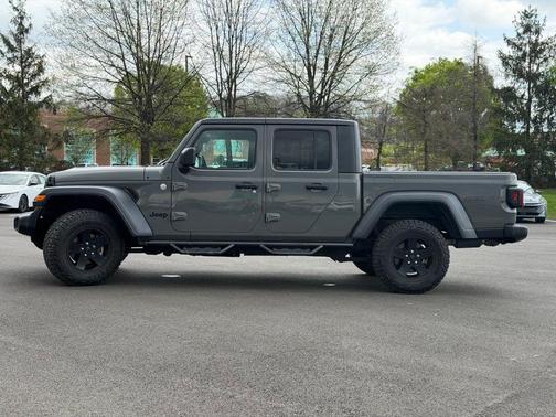Sting Gray Clearcoat 2020 Jeep Gladiator Sport