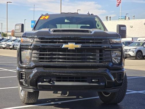 2024 Chevrolet Silverado 2500 Custom
