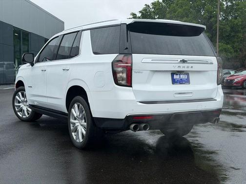 Summit White 2022 Chevrolet Tahoe High Country