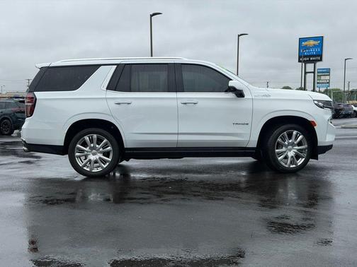 Summit White 2022 Chevrolet Tahoe High Country