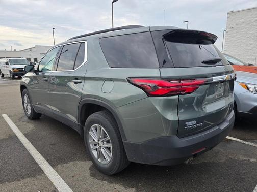 2022 Chevrolet Traverse LT Cloth