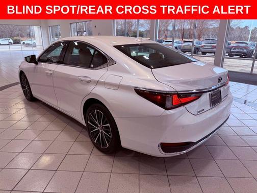 2024 Lexus ES 250 Base