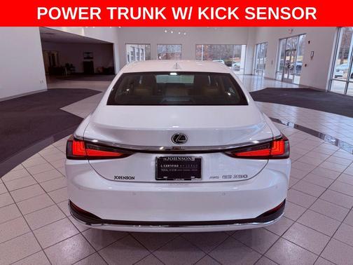 2024 Lexus ES 250 Base