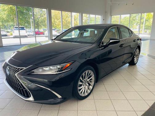 2023 Lexus ES 300h Ultra Luxury