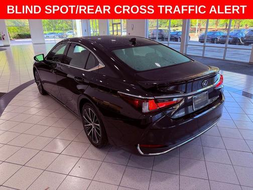 2024 Lexus ES 300h Base