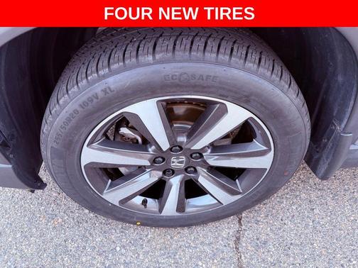 2023 Honda Pilot Touring 8-Passenger