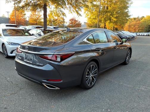 2025 Lexus ES 350 Base