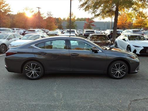 2025 Lexus ES 350 Base