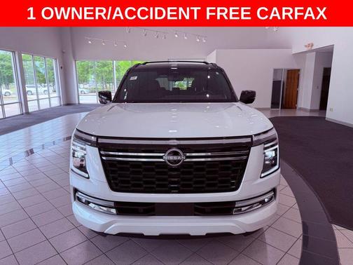 Everest White Pearl Tricoat/Super Black 2025 Nissan Armada Platinum Reserve 4WD