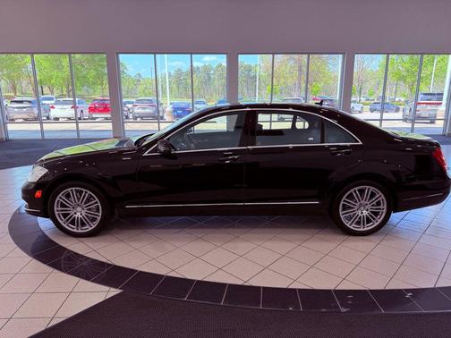 Black 2011 Mercedes-Benz S-Class 4MATIC