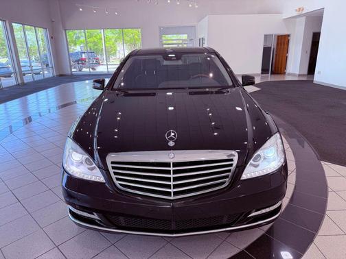 Black 2011 Mercedes-Benz S-Class 4MATIC