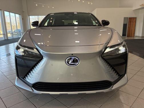 2023 Lexus RZ 450e Luxury