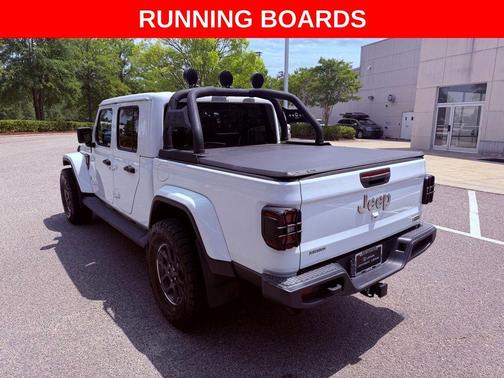 Bright White Clearcoat 2021 Jeep Gladiator Overland