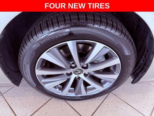 2021 Lexus ES 300h Premium