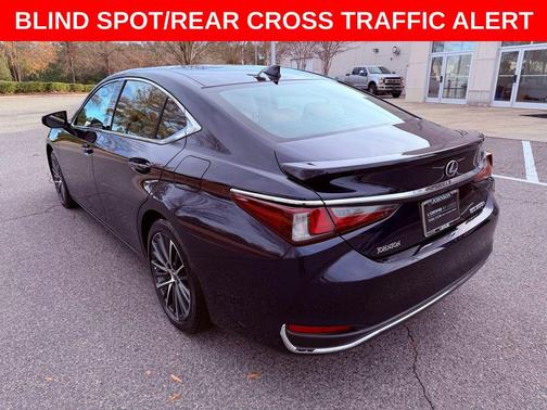 2025 Lexus ES 300h Base