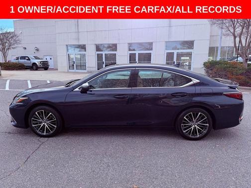 2025 Lexus ES 300h Base