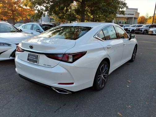 2025 Lexus ES 350 Base