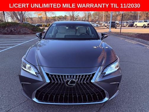 2025 Lexus ES 300h Base