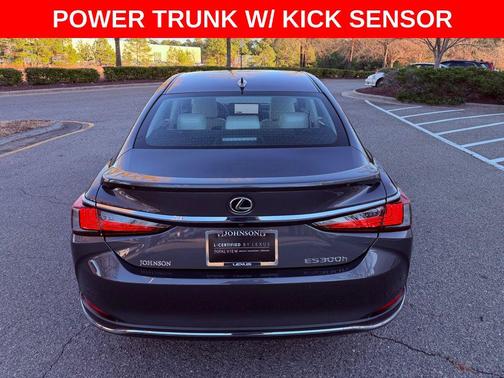 2025 Lexus ES 300h Base