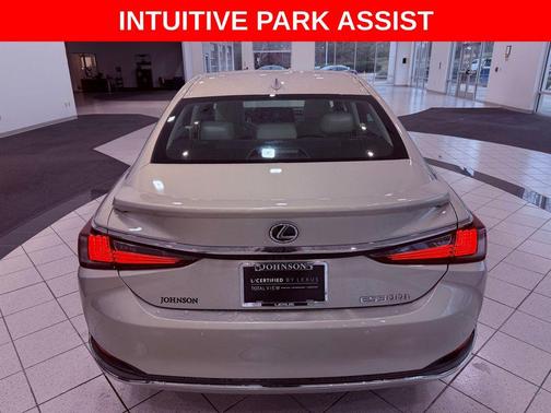 2025 Lexus ES 300h Base